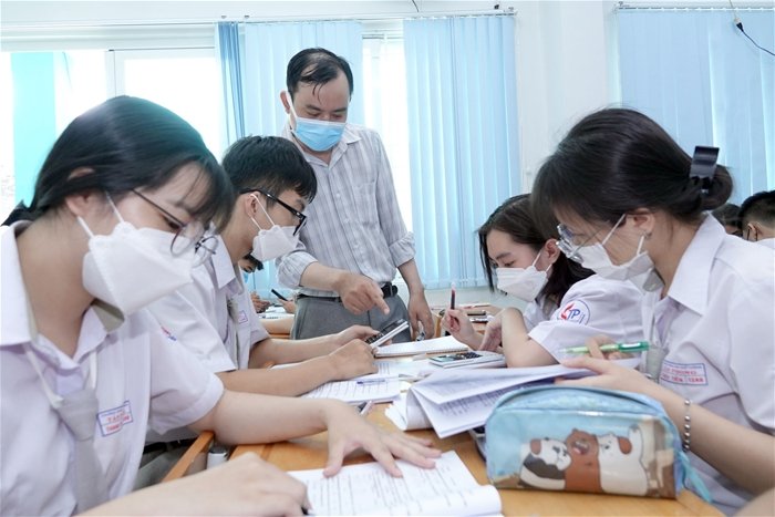 bi-quyet-luyen-thi-toan-dai-hoc-chien-thuat-tu-thu-khoa-giup-ban-but-pha-diem-so-kienthuctruyen-com-11-1