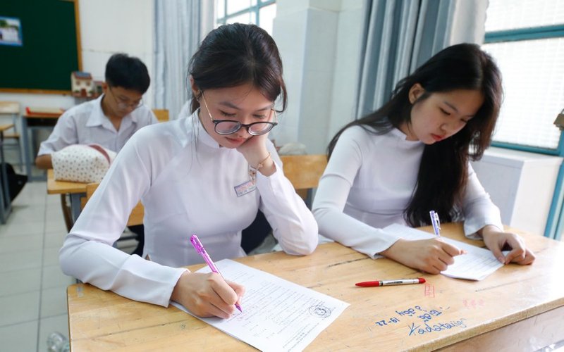 bi-quyet-luyen-thi-toan-dai-hoc-chien-thuat-tu-thu-khoa-giup-ban-but-pha-diem-so-kienthuctruyen-com-11-3